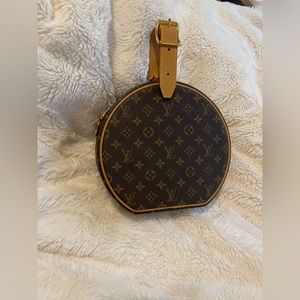 Louis Vuitton boite chaopeau